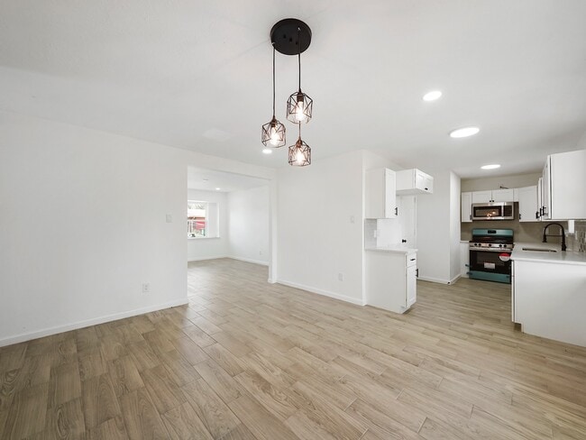 Building Photo - 3607 Marchant Rd