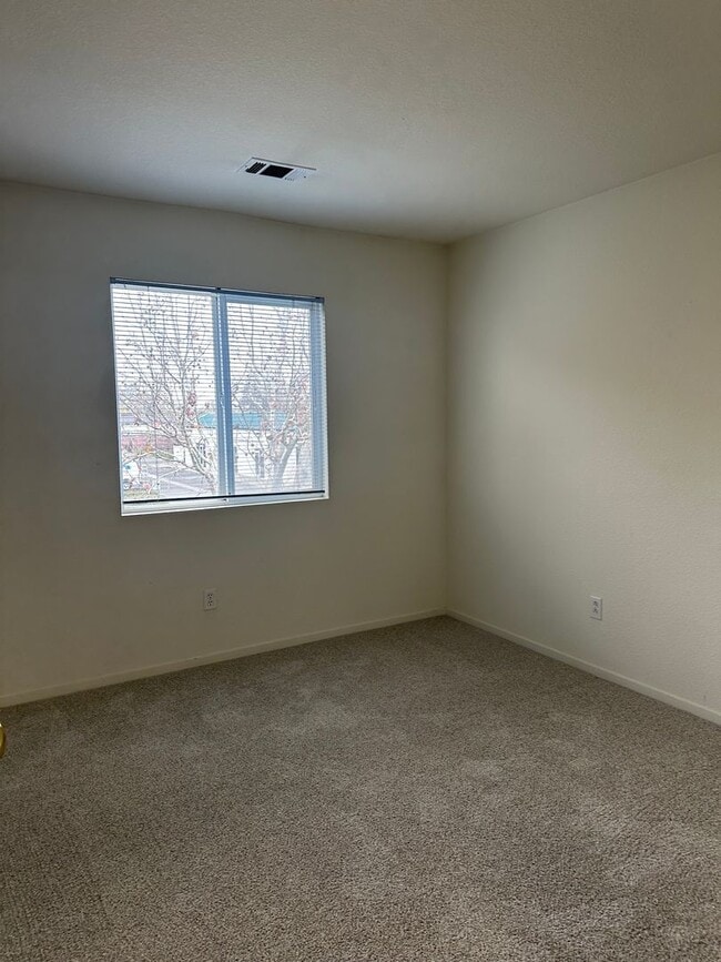 Building Photo - 26 Dawn Rose Way