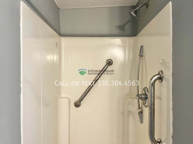 Building Photo - 1012 Brown St