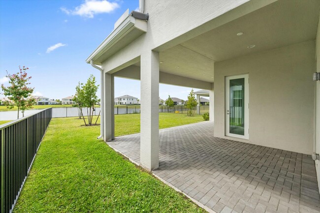 Building Photo - 14964 RedCove Pl