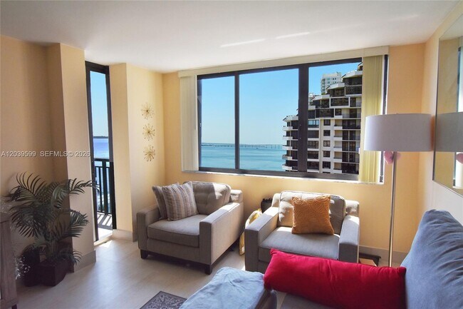 Building Photo - 540 Brickell Key Dr