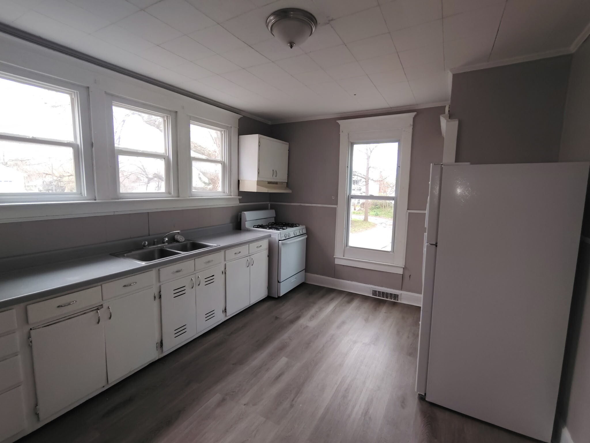 Building Photo - 417 S 12th St