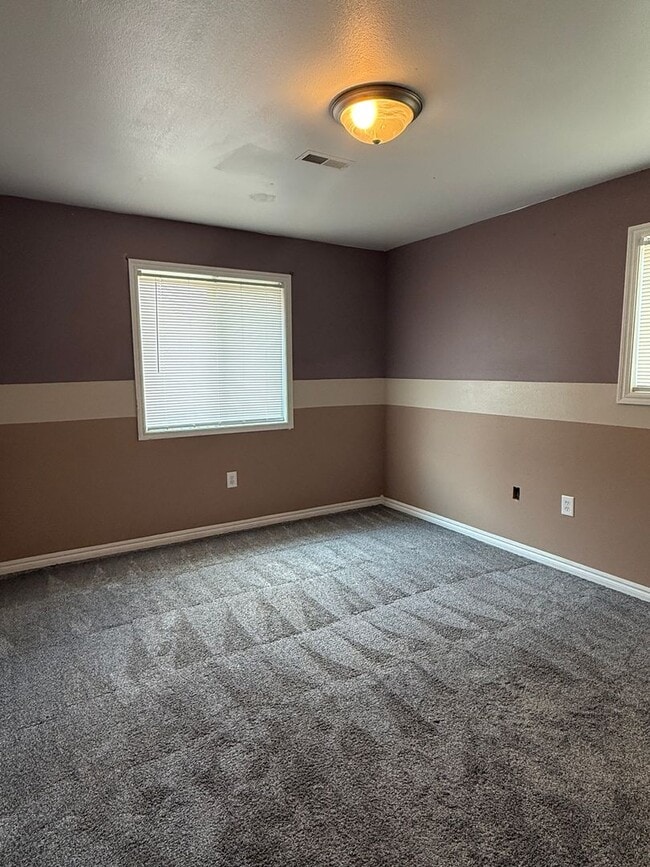 Building Photo - Charming 4-Bed, 2.5-Bath Home with Stylish...