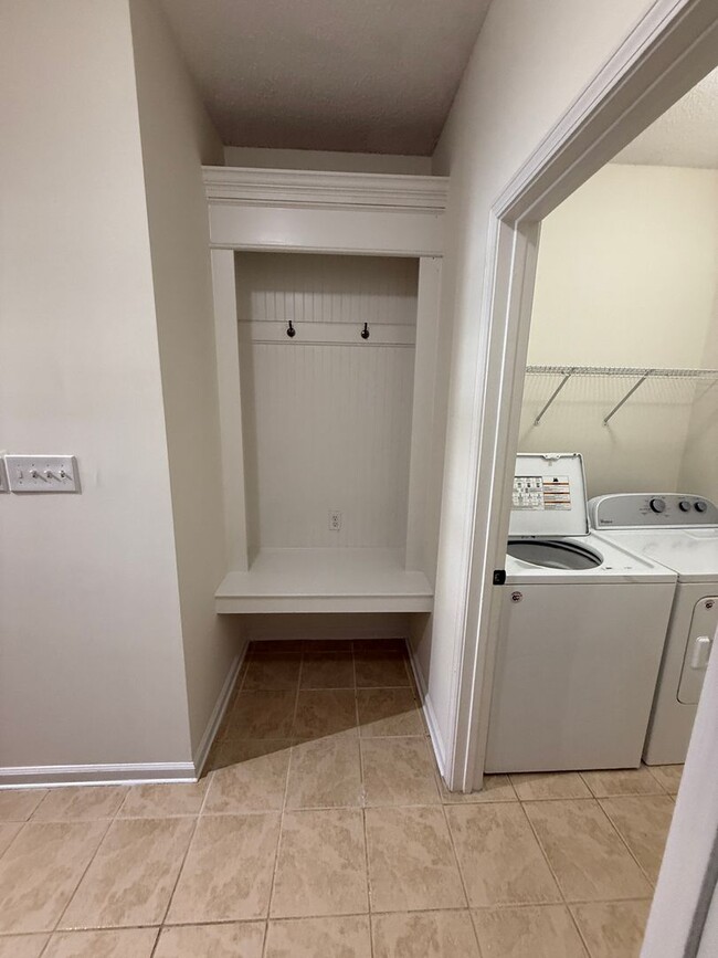 Building Photo - CORDOVA 3 BED 3 BATH RENTAL HOME NEAR SHEL...