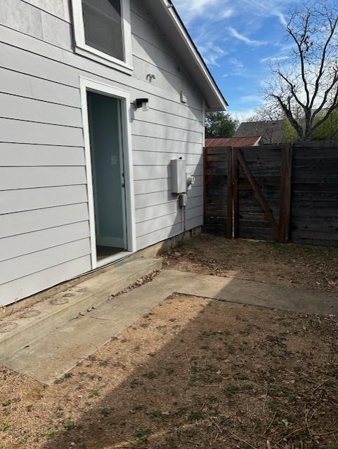 Building Photo - 704 W 34th St