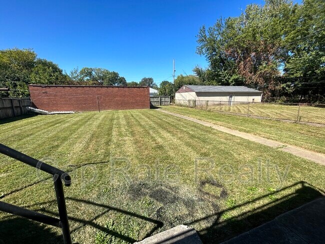 Building Photo - 107 N Hampton Rd