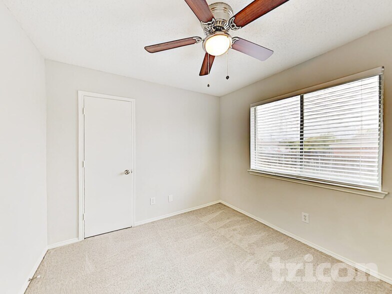 Building Photo - 7032 Rovato Dr