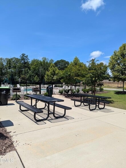 Building Photo - 1205 Cotton Arbor Trce
