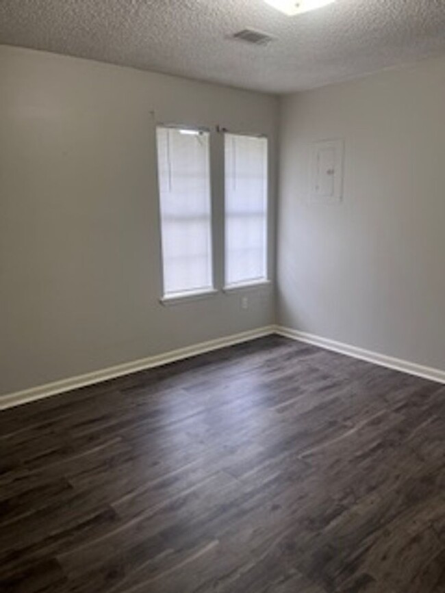 Building Photo - 2 Bedroom Duplex on South Z in Fort Smith