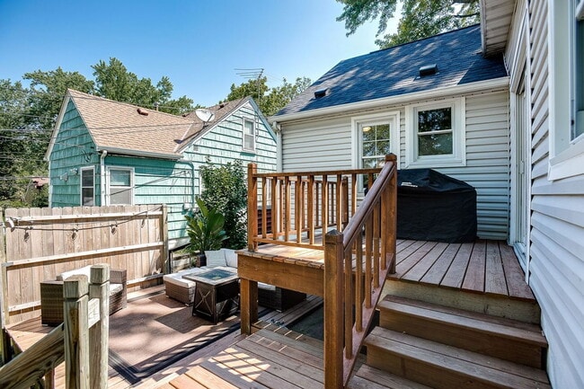 Building Photo - 3020 Maryland Ave S