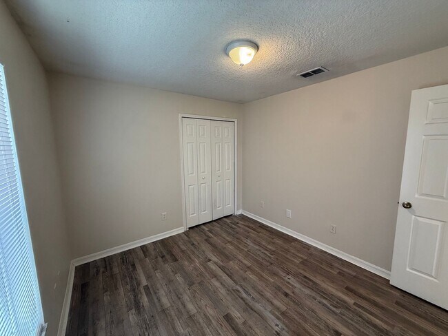 Building Photo - 12464 Castlemain Trail