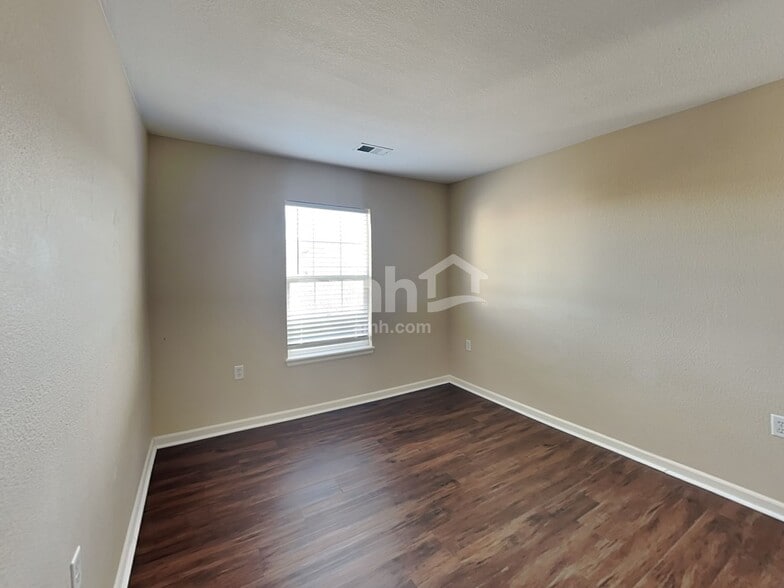 Building Photo - 1473 Bergen Rock St