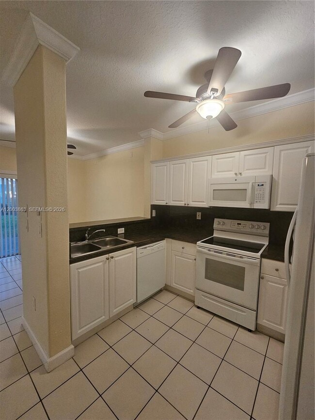 Building Photo - 1543 SE 25th St