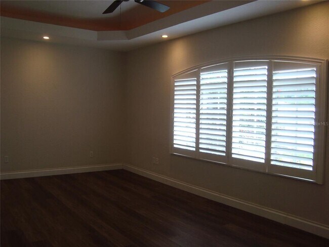 Building Photo - 601 Palm Ave