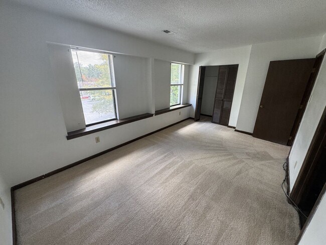 Building Photo - 5721 Poolside Drive