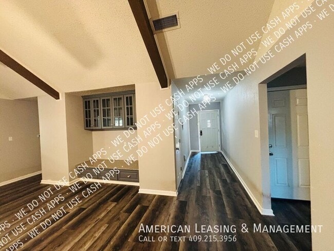 Building Photo - 4212 Briarhill-