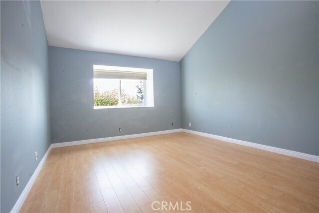 Building Photo - 1216 S Cypress Ave
