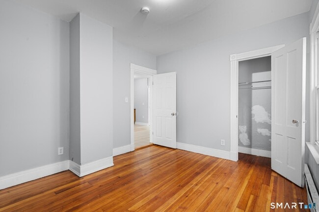 Building Photo - 354 Poplar St