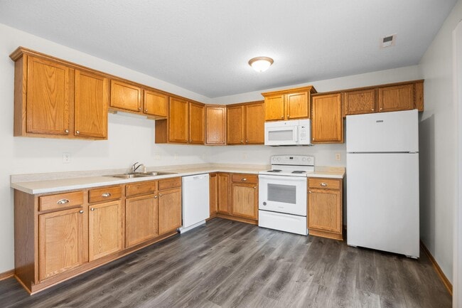 Building Photo - 955 Parker Blvd