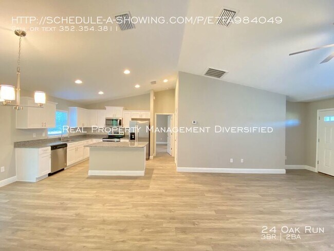 Building Photo - 24 Oak Run