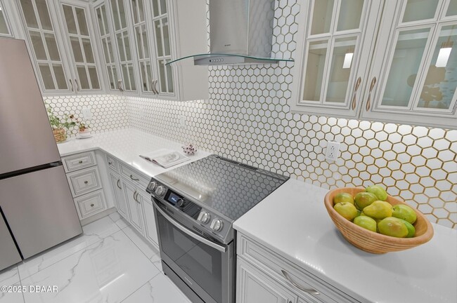 Building Photo - 200 Ocean Crest Dr