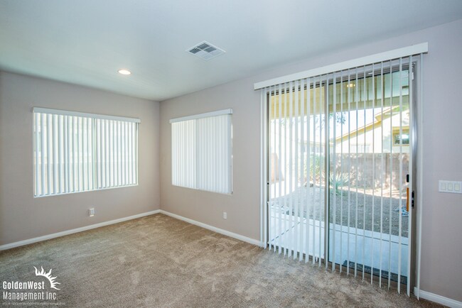 Building Photo - Gorgeous 3Bdm + Den 3Ba Home near Aliante ...