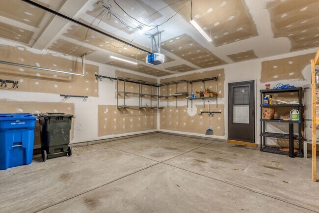 Building Photo - 5005 Brownhare Ct