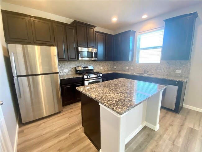 Building Photo - 7320 Sunset Heights Cir