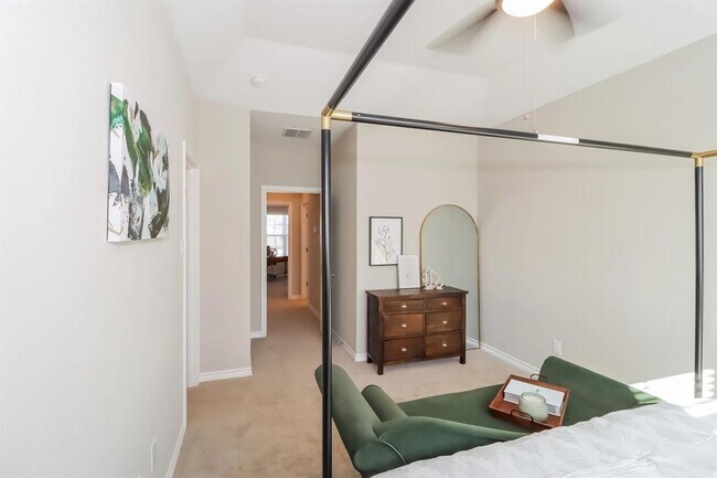 Building Photo - 441 Northwood Dr