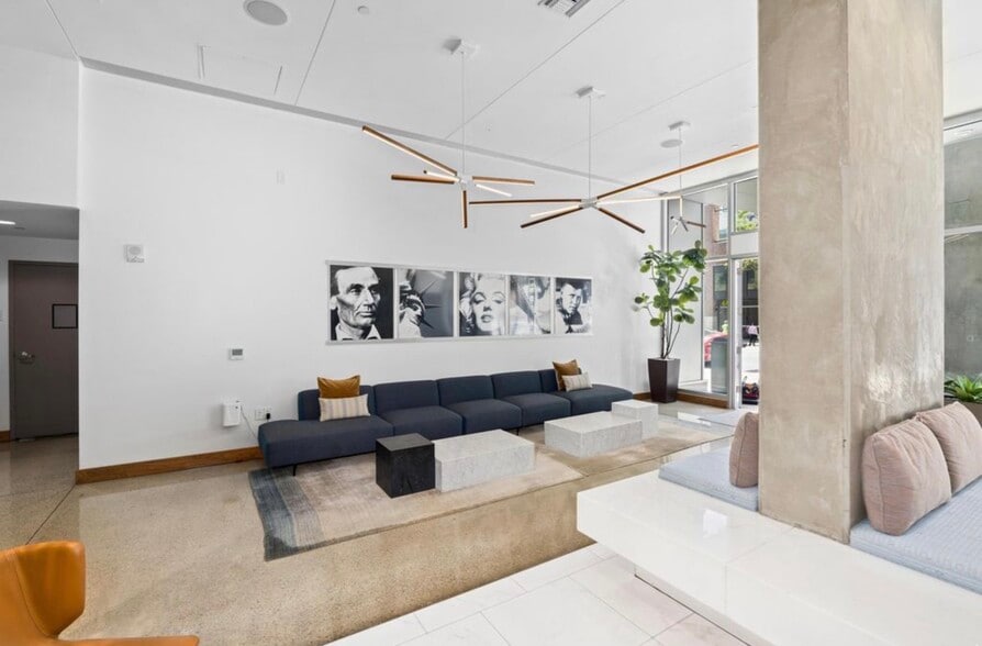 Building Photo - 321 10th Ave