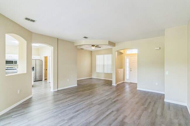Building Photo - 2600 Meadow View Ct