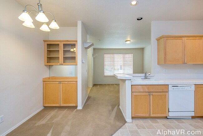 Building Photo - 17241 SW Pleasanton Ln