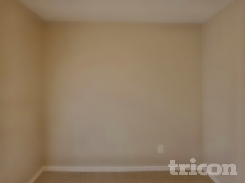 Building Photo - 7501 Ashcroft Cir