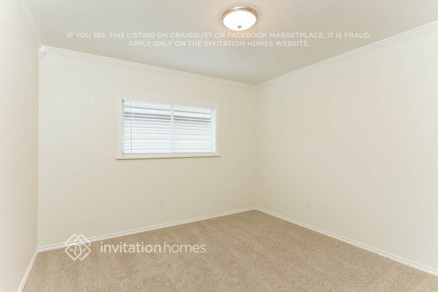 Building Photo - 8522 Silver Brush