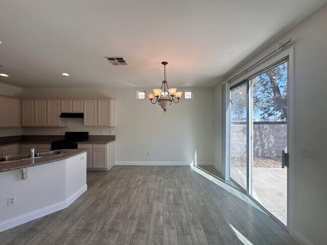 Building Photo - 4 BED 3 BATH HOME W/BONUS ROOM IN GATED COMMUNITY