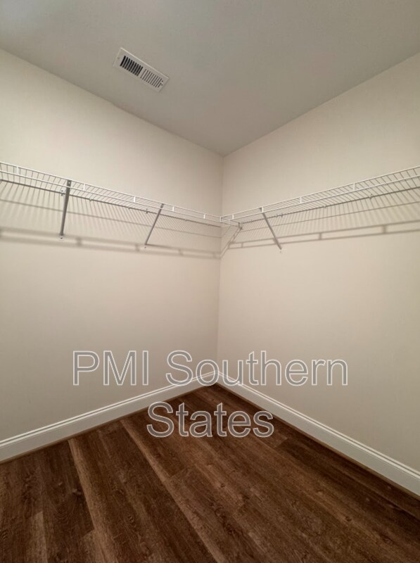 Building Photo - 407 Albus Dr