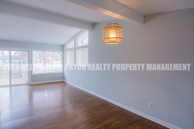 Building Photo - 1606 Oaken Trail