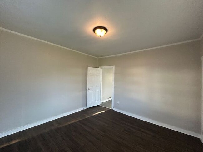 Building Photo - 276 W Trigg Ave