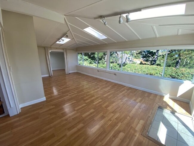 Building Photo - Pacific Grove Mid-Century Modern style home