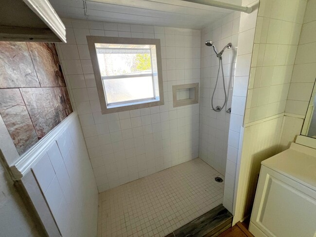 Building Photo - 8215 Stoner Rd