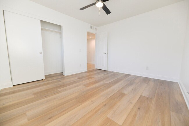 Building Photo - 251 Avenida Madrid