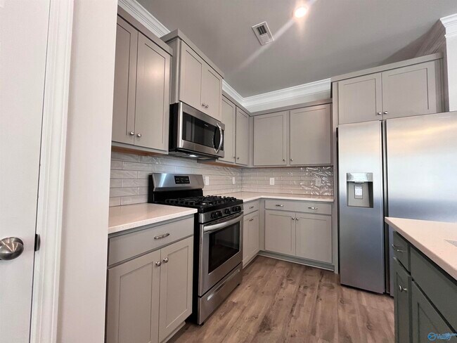 Building Photo - 13041 Lantern Pointe Wy