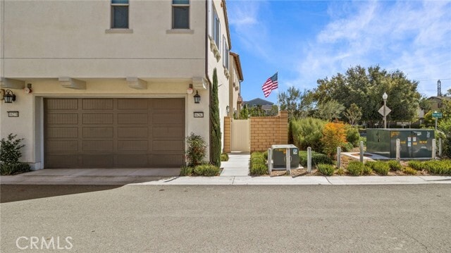 Building Photo - 16282 Meadowhouse Ave