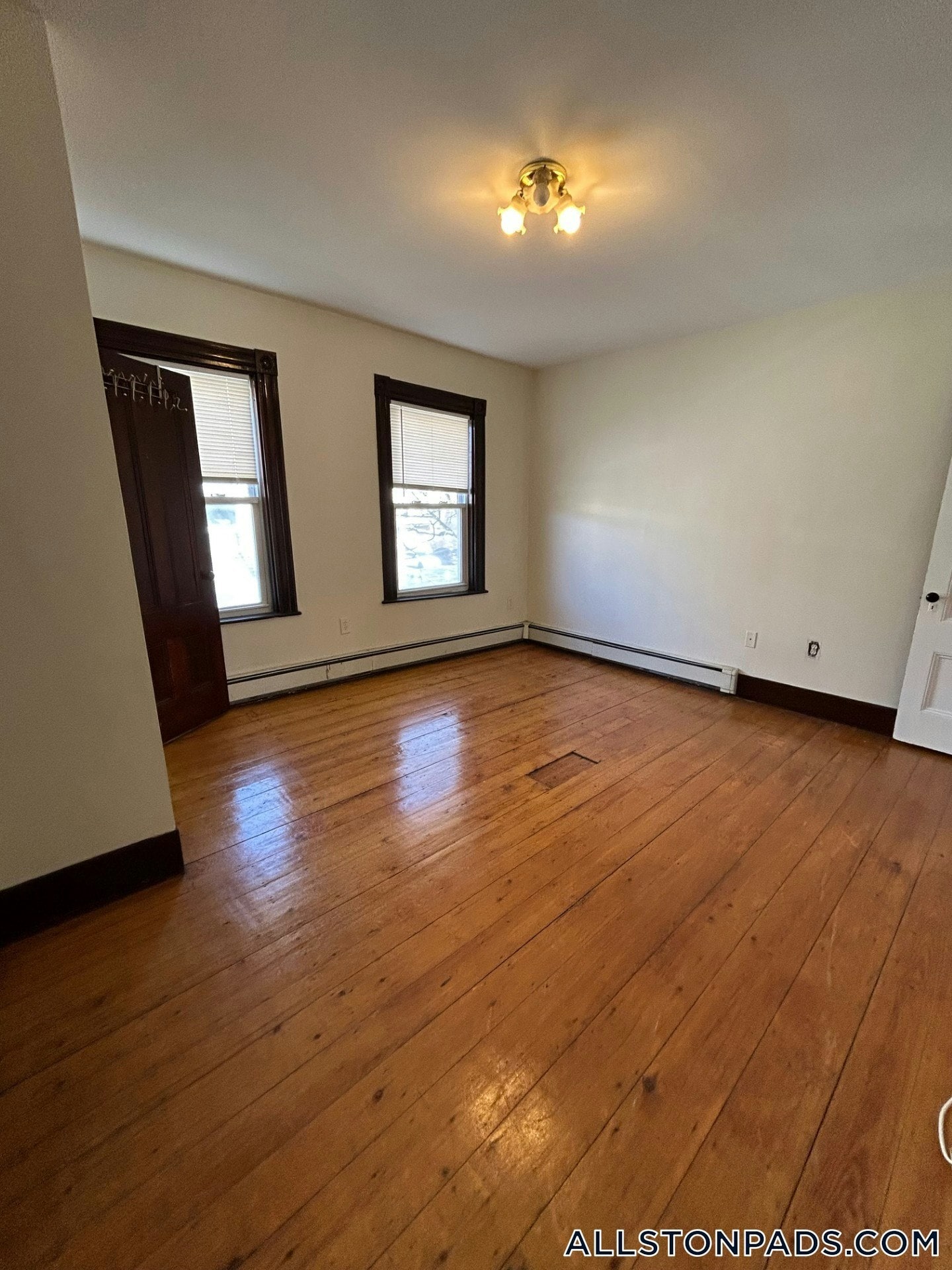 Building Photo - 25 Everett St