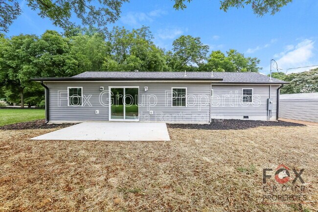Building Photo - 152 Midway Lake Rd