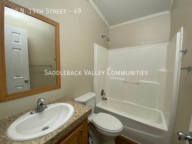 Building Photo - 300 N 13th St