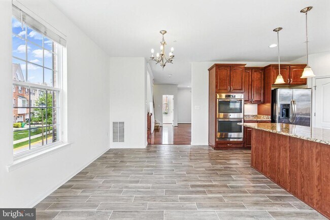 Building Photo - 38 Arenas Ct