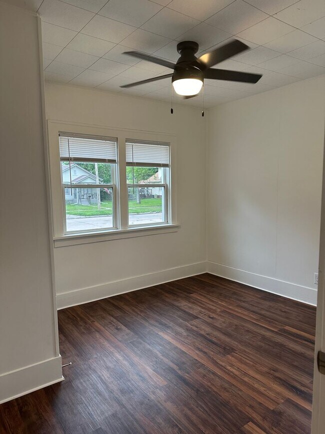 Building Photo - Remodeled 2 Bedroom House for Rent