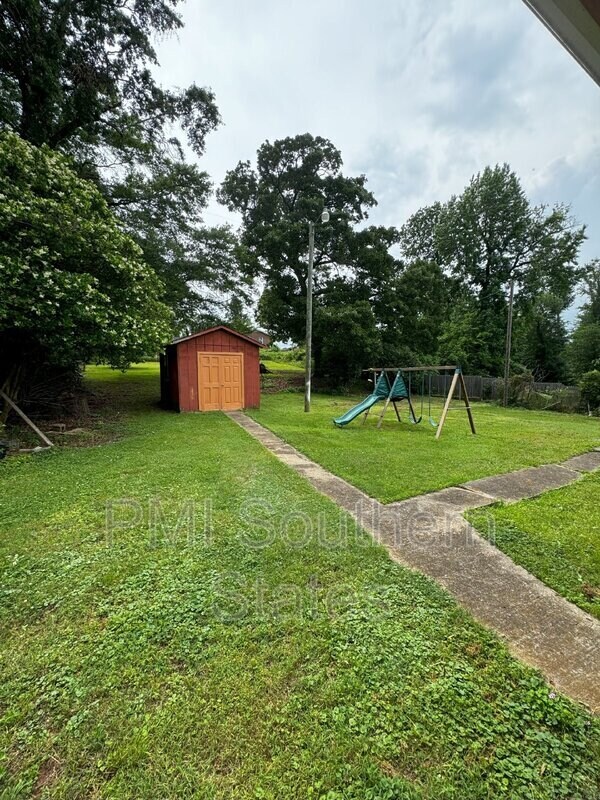 Building Photo - 205 Ellington Dr