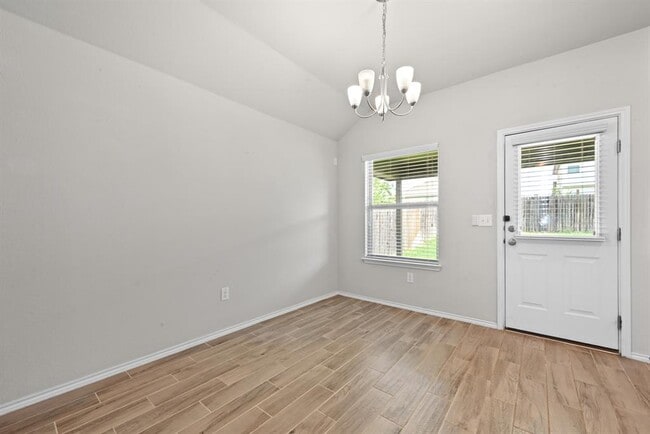 Building Photo - 172 Noddy Rd
